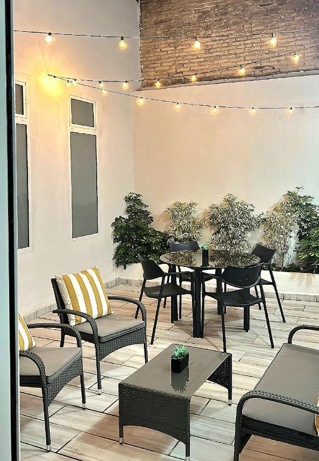 New! Renovated, Centrally Located, Private Entrance, Terrace Apartman Valencia Kültér fotó