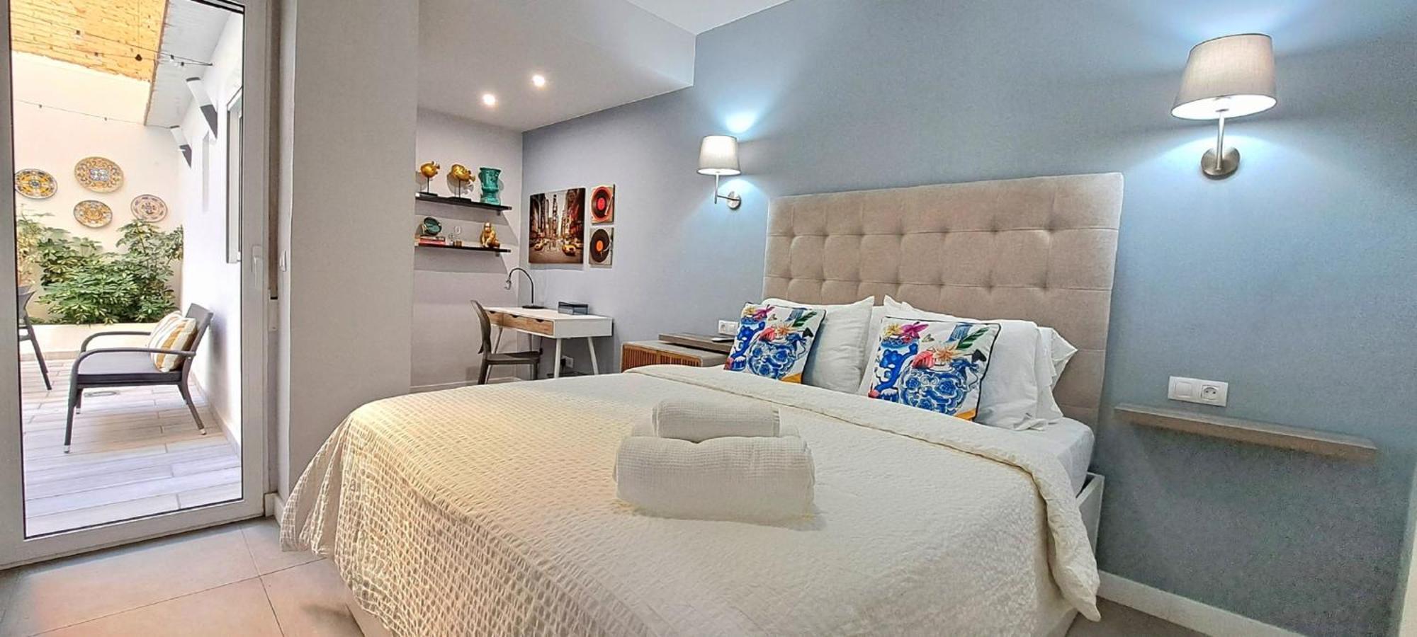 New! Renovated, Centrally Located, Private Entrance, Terrace Apartman Valencia Kültér fotó